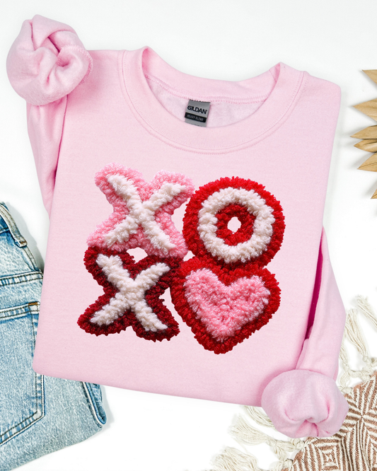 XO Chenille Valentine Sweatshirt / T-Shirt